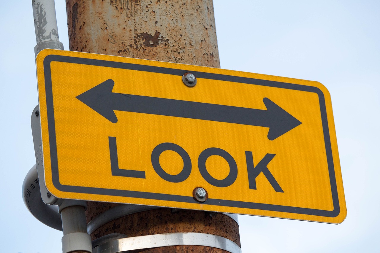 歡樂書客最新破解版背后的警示，違法犯罪的警鐘長(zhǎng)鳴