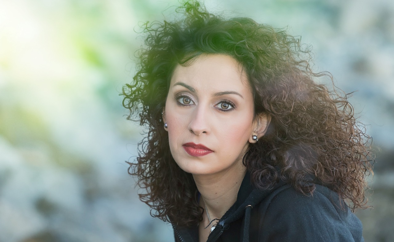 米蘭達(dá)可兒最新短發(fā)造型，時(shí)尚重塑與魅力突破