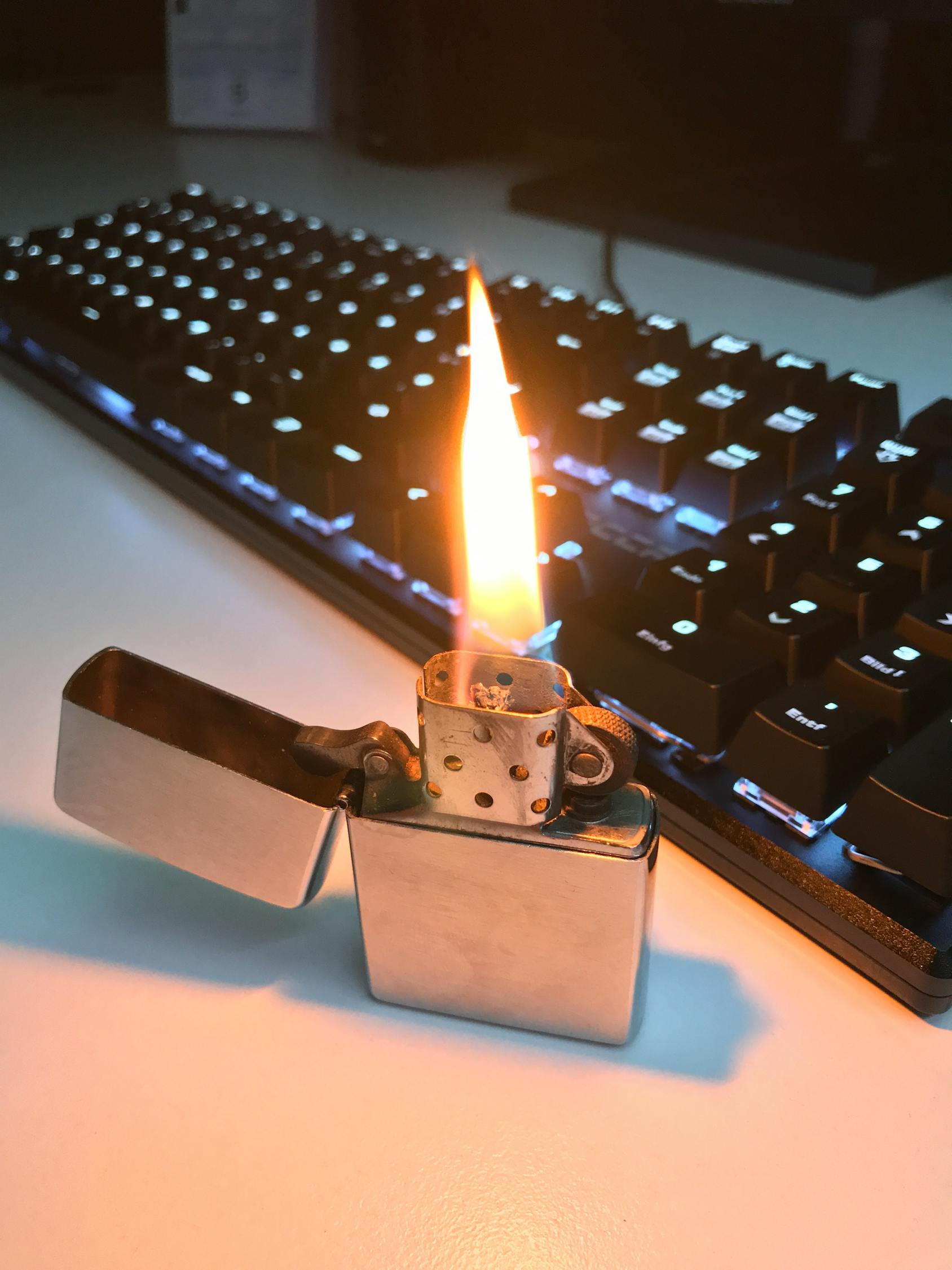 Zippo打火機2016新款，時尚與功能的完美融合