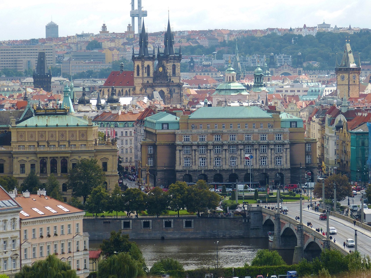 鄭州四個中心最新動態(tài)，城市發(fā)展的脈搏與未來展望展望