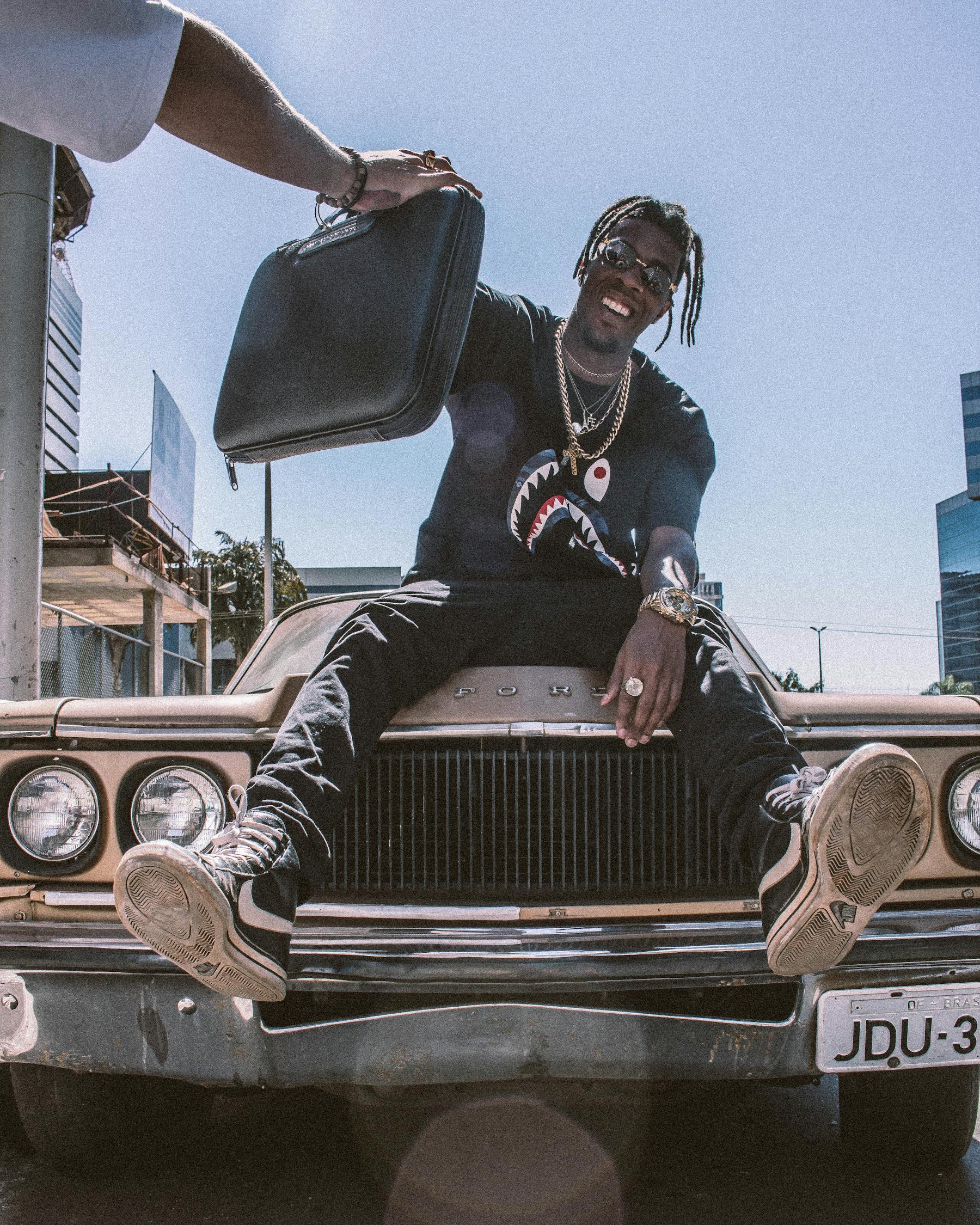 探索時尚潮流與個人風(fēng)格的完美結(jié)合，2016年QQ頭像男生最新版