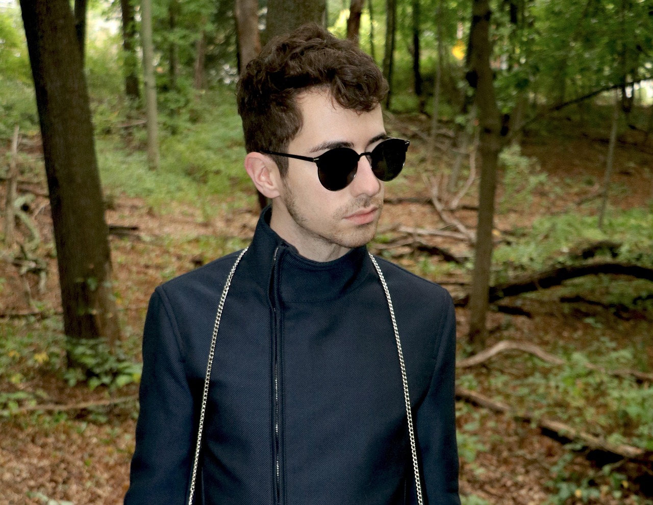 微信最新時(shí)尚潮流男士頭像圖片，展現(xiàn)個(gè)性風(fēng)格與魅力風(fēng)采