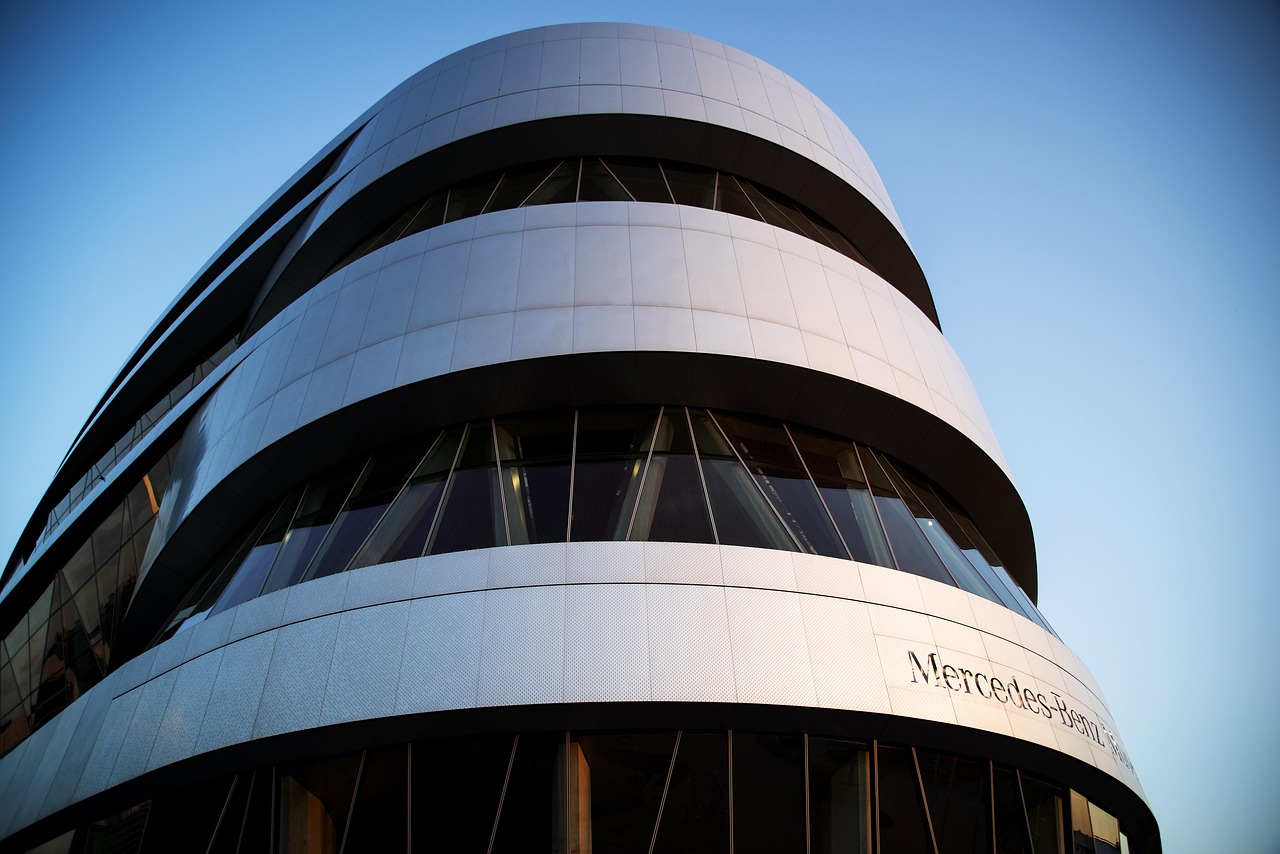 科洛莫瑞茲最新動態(tài)，璀璨星途的矚目焦點