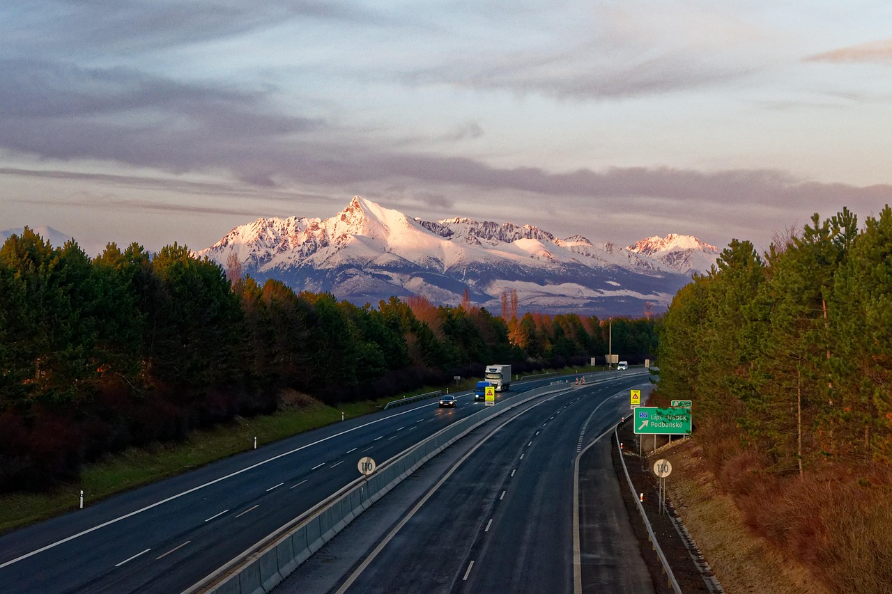 鄂爾多斯高速公路封閉最新消息，封閉情況及其影響分析