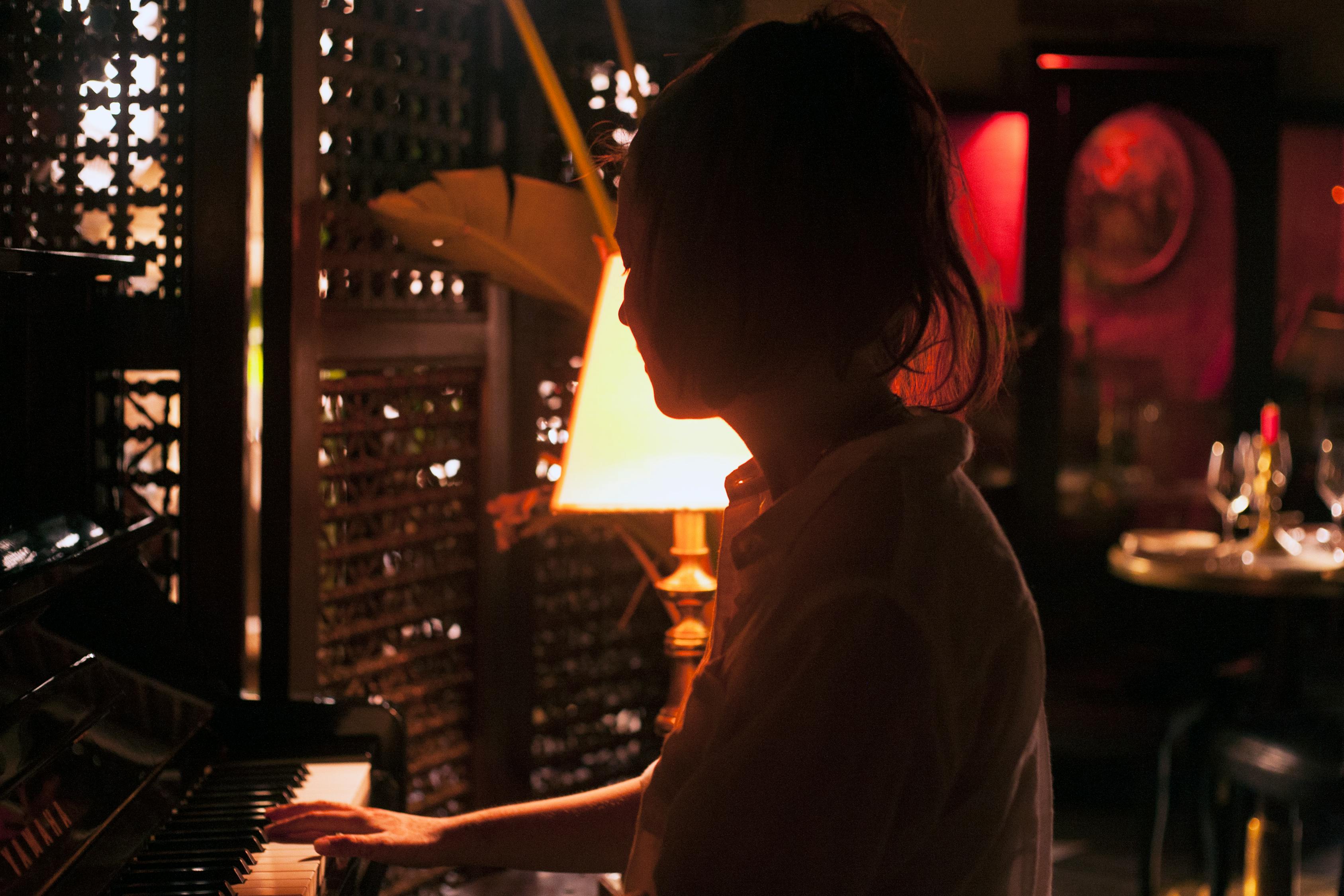 最新催淚歌曲，情感的音樂力量觸動心靈深處