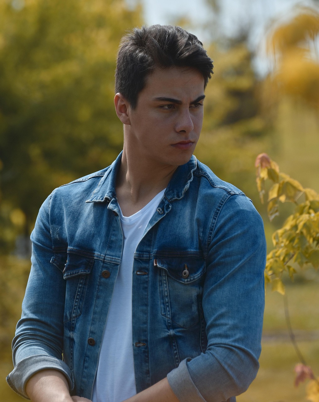 最新頭型男，時尚潮流的多樣展現(xiàn)